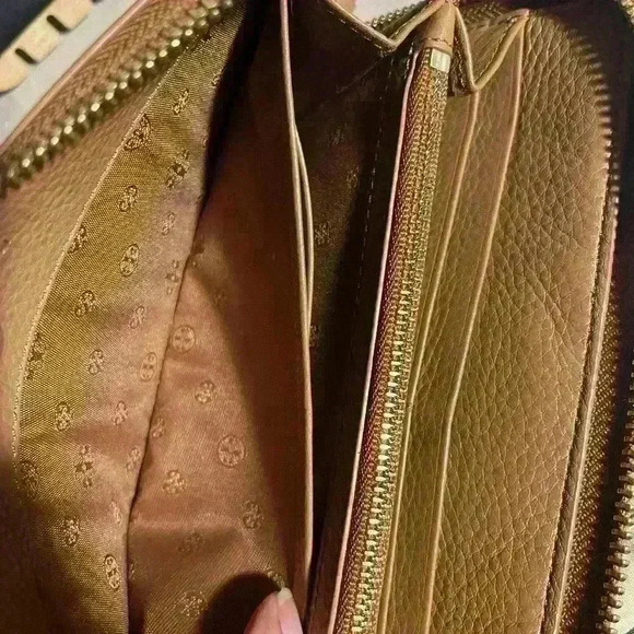 Tory Burch Pebbled Leather Zip Wallet - Picture 6 of 7